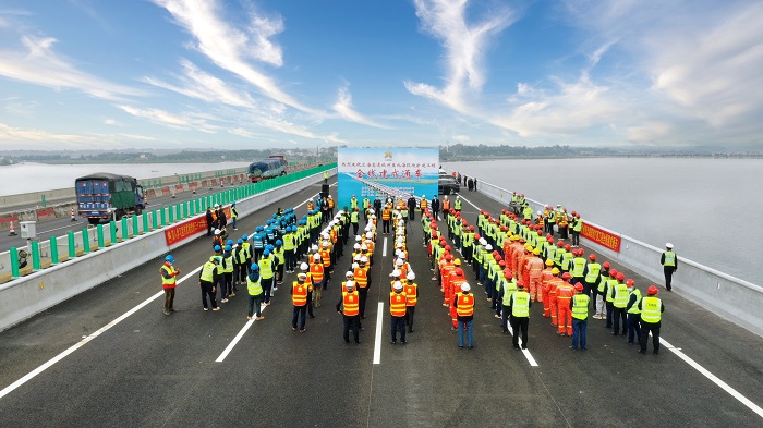 K8官网 - 天生赢家·一触即发